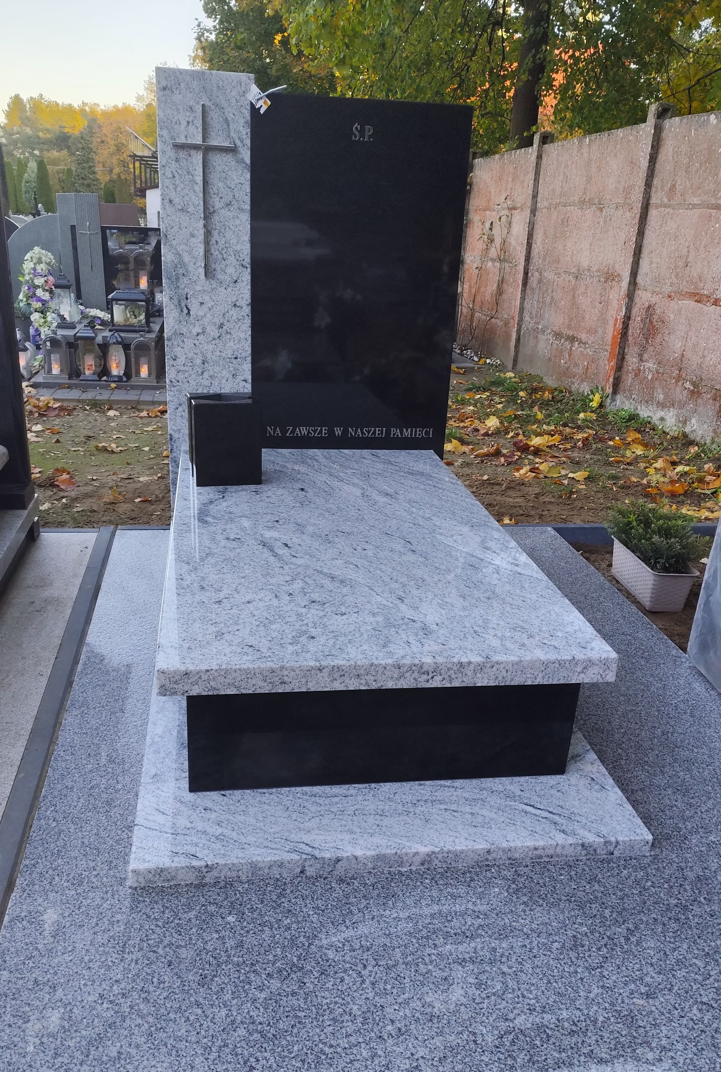 Nagrobek 52
